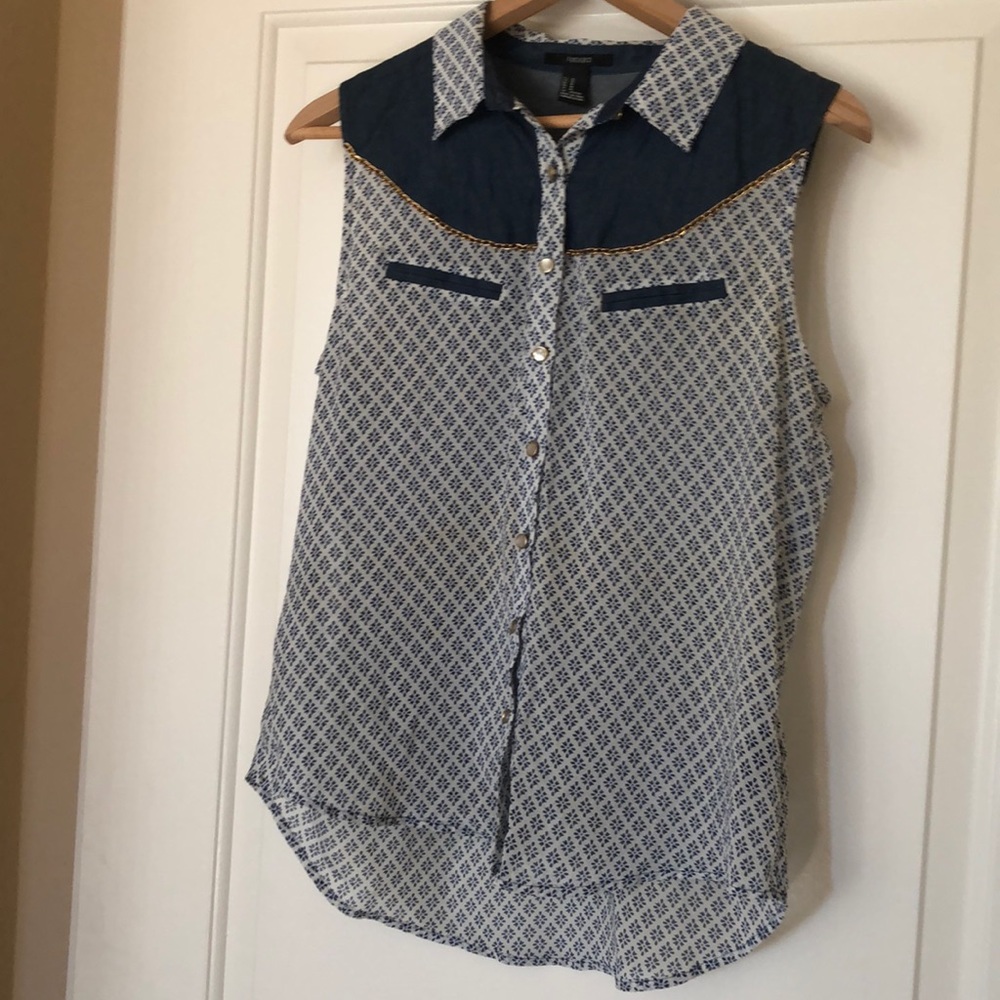 Cute Button down sleeveless top